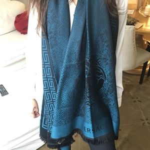 Versace Medusa Head With Greek Key Pattern